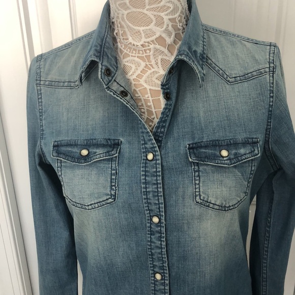 Long Sleeve Denim Top with Snaps - Picture 2 of 7